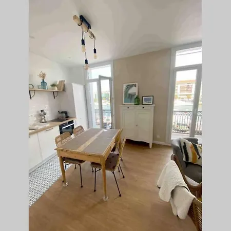 Sur Le Bord Du Quai Apartment Sete Exterior photo